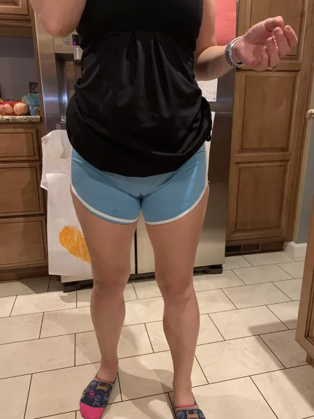 Just a friendly reminder to order 2 sizes up not just 1 if ordering from wish.com. Lol. 😘 by yearninforfacts