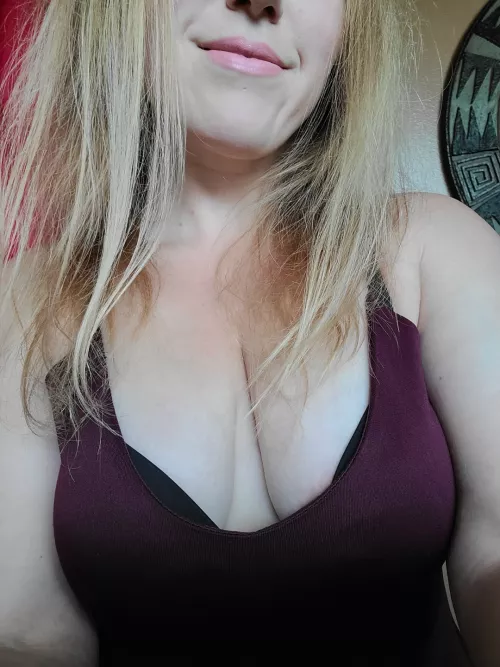 Just a girl that loves her dresses hehe 😊 by MissBHaven_Mandi7