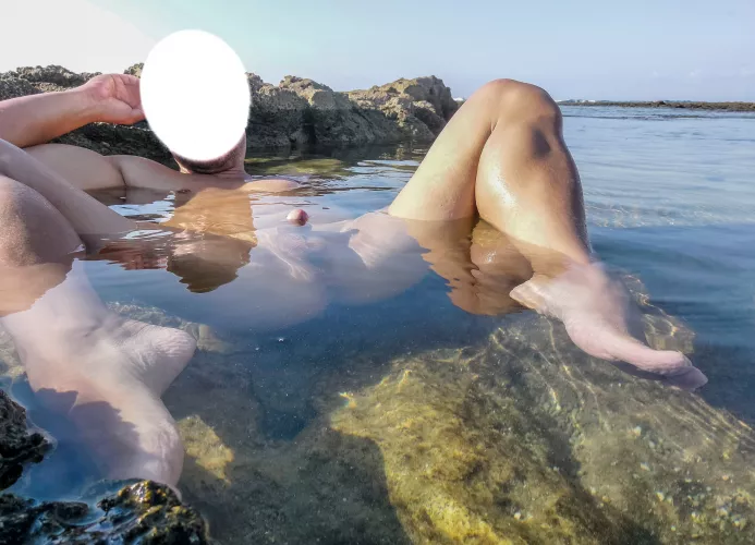 just a hint by erospic