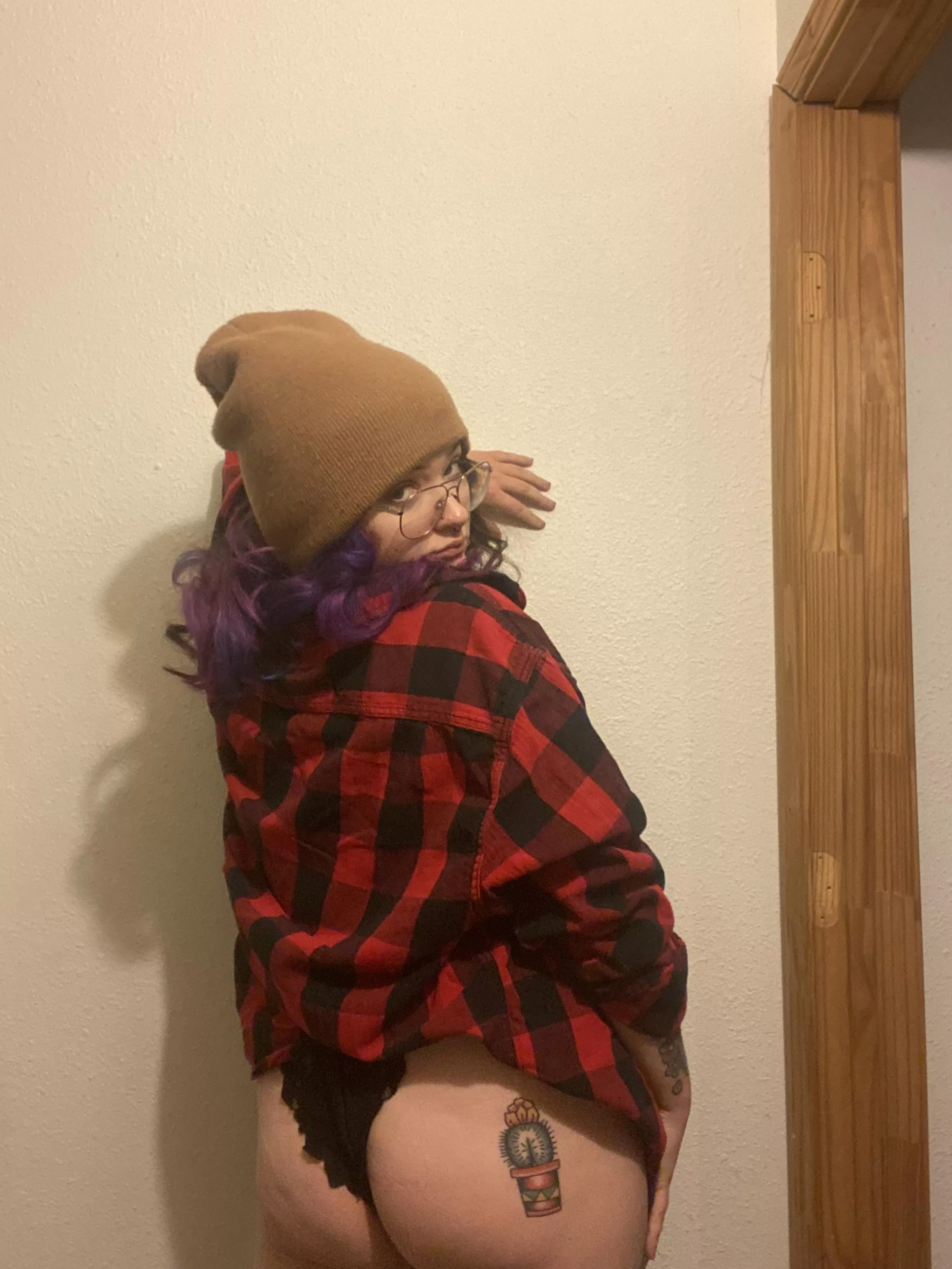 Just a lil baddie with a flattie 😂🥲😭 posted by brattybabygirl95