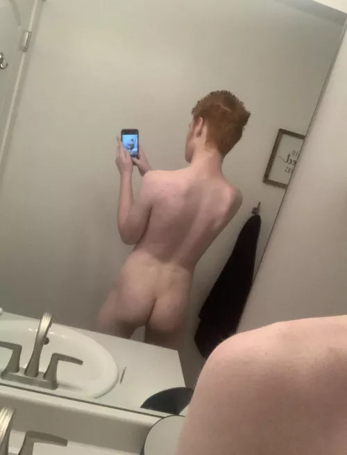 Just a little bit of ass 🤤 by gaygingertwink