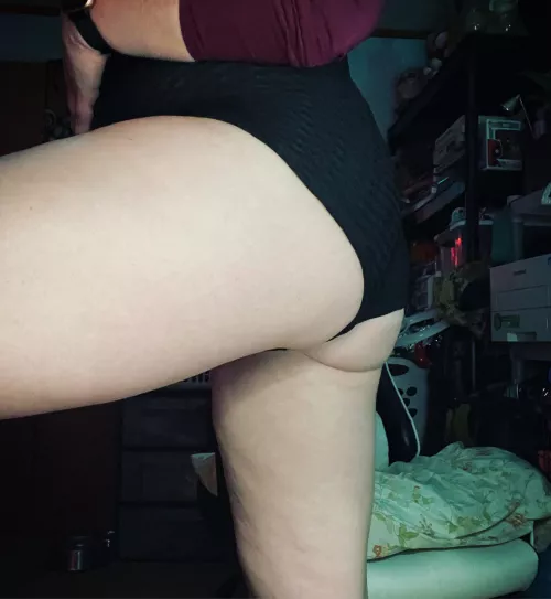 Just a little cheek peek by Rogan_Damiana