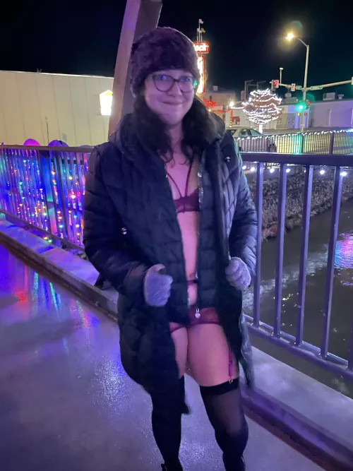 Just a little icy out!🦊❄️ by foxxyvelez