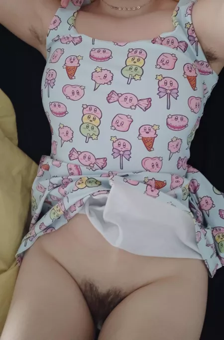 Just a little peek <3 by lilrainhoe