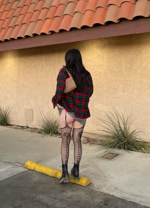 Just a little peek by buttern00dles666