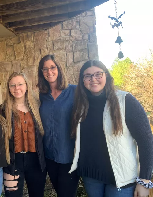 Just a mom and her daughters by apaleshot