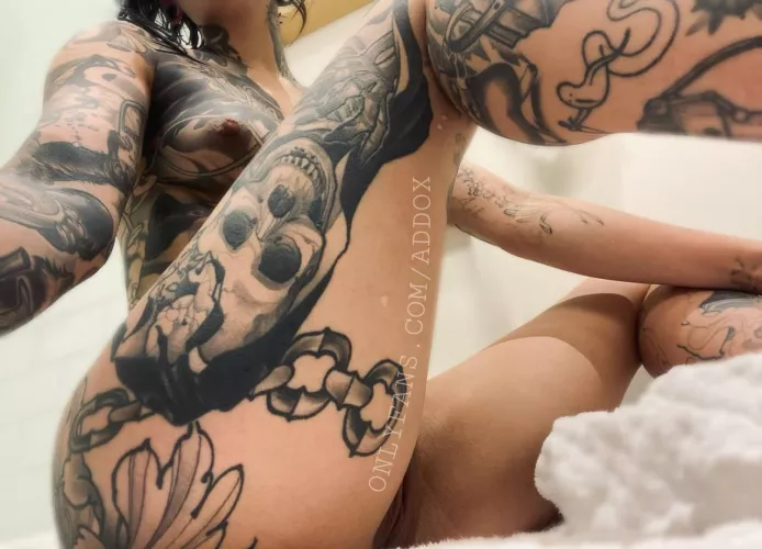 Just a peak for now by Raquel_fg