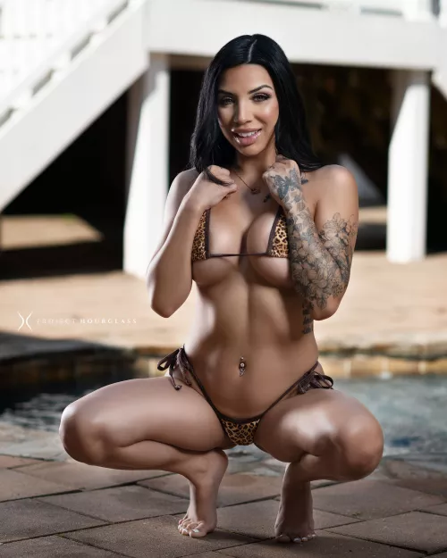 Just a peek at Naomy