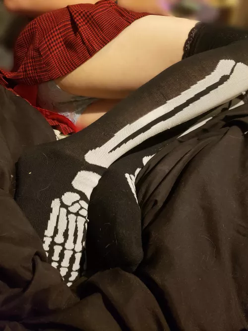 Just a peek. by HelloSidnee