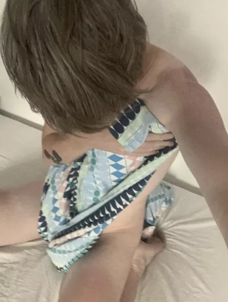 Just a picture of your friendly but bit shy lesbian from neighborhood being too depressed to get out of bed properly. by Zlolam_nina