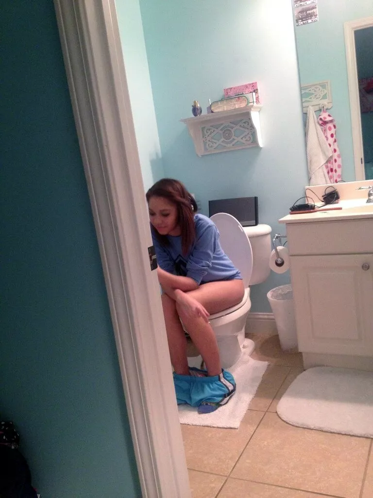 Just a quick peek posted by CatpainTpyos