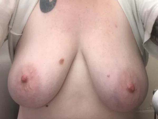 Just a real girl posting her real ghosts. by cummytoes420