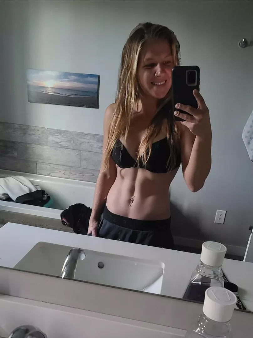 Just a selfie 😀 posted by body_by_kayla