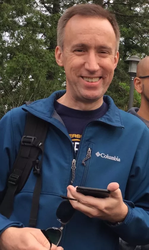 Just a shy and docile gay nerd, probably older than the next two people on thus subreddit put together, but every bit as friendly :) by simp-for-china