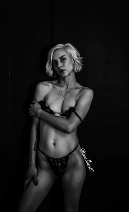 Just a simple black and white by toadlipz85