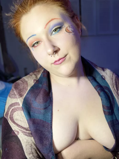 Just a simple look with some gem stones. by _BrattyBelle