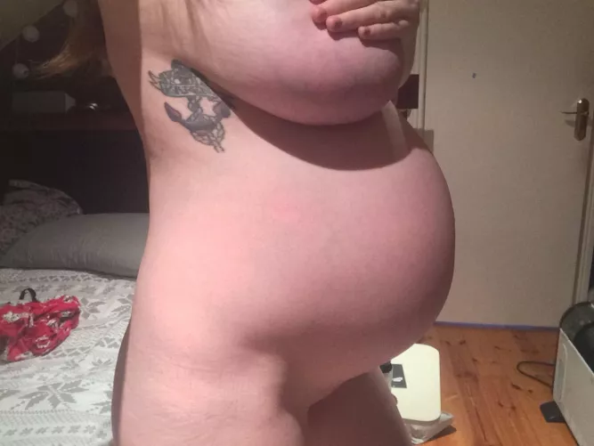 Just a simple nude for you 😘 by GymDad420