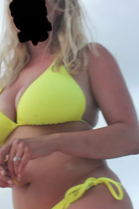 Just a slight lil standing hip cleavage… by Dull-Raise8750