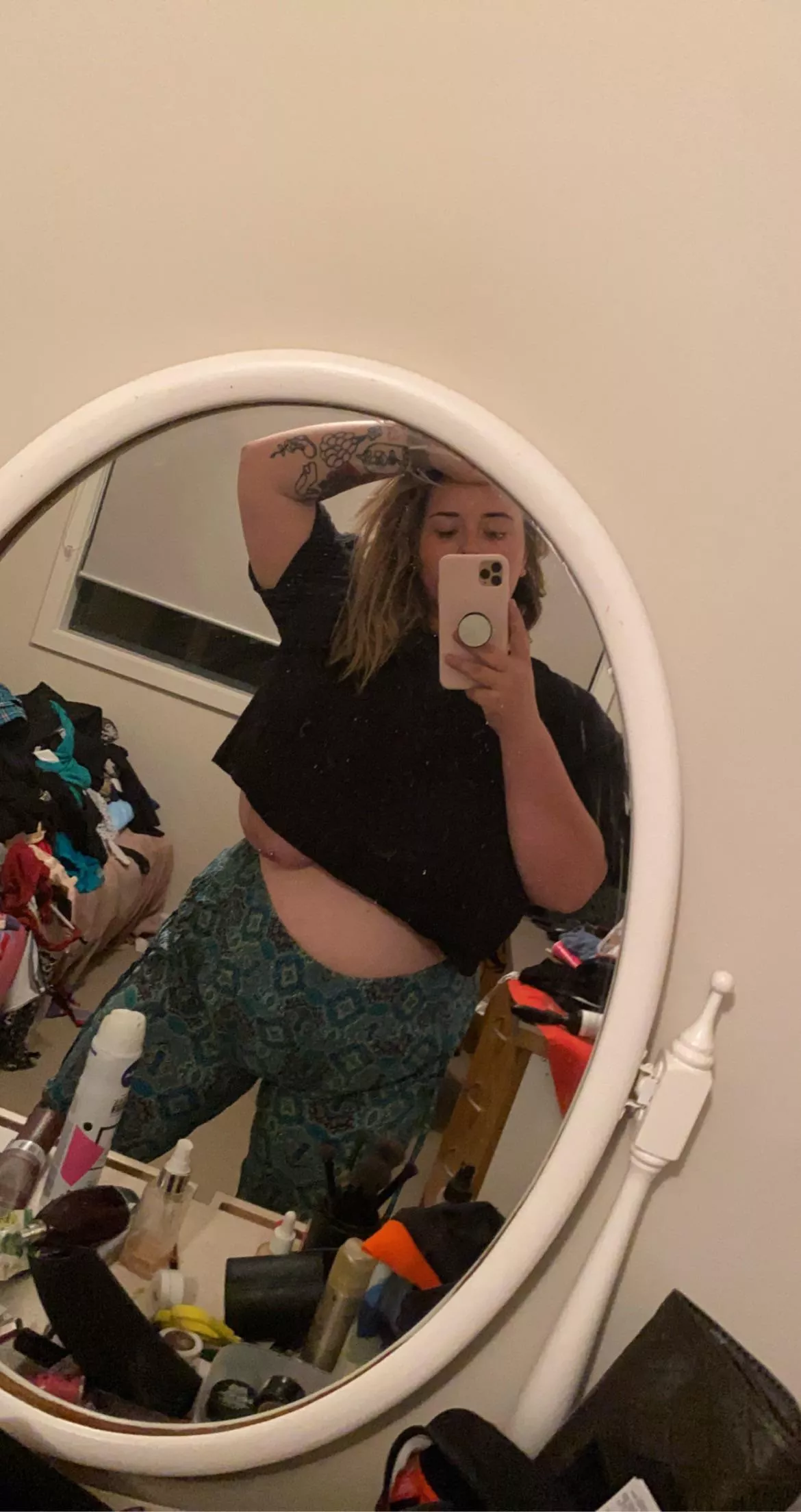 Just a sneaky lil bit [oc] [f] posted by misscricketrose