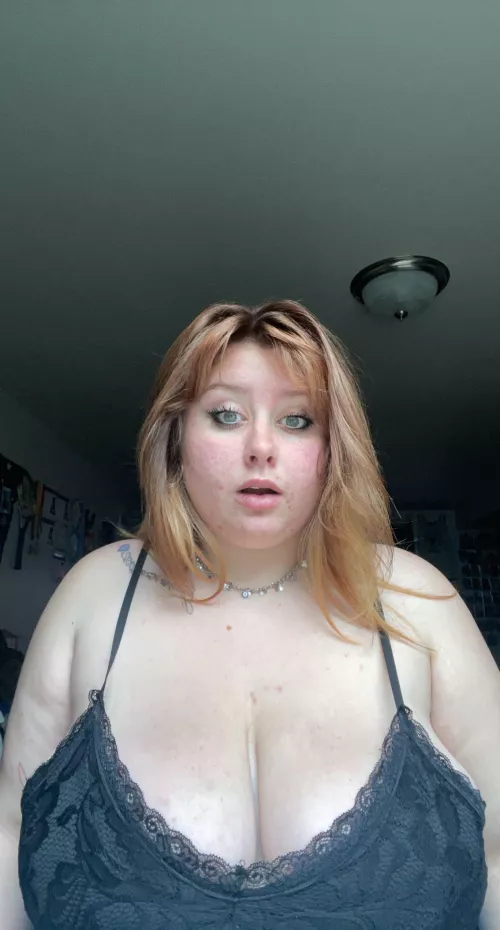 Just a tease ;) you like? by Thicccredhead34