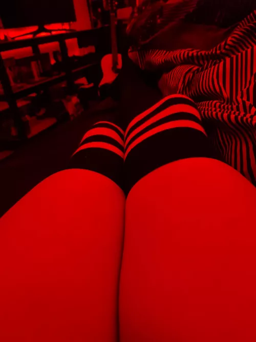 Just a teaser by CleoRoz69