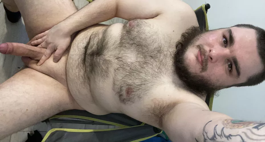 Just a thicc dude looking for a thicc lady by SomeBigHairyGuy
