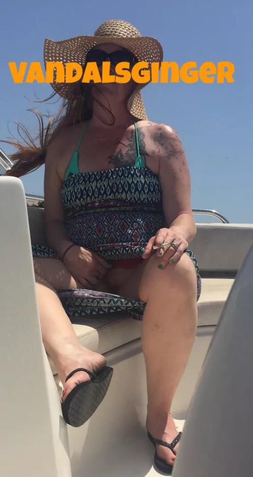 Just a tiny snatch flash😈 by vandalsginger