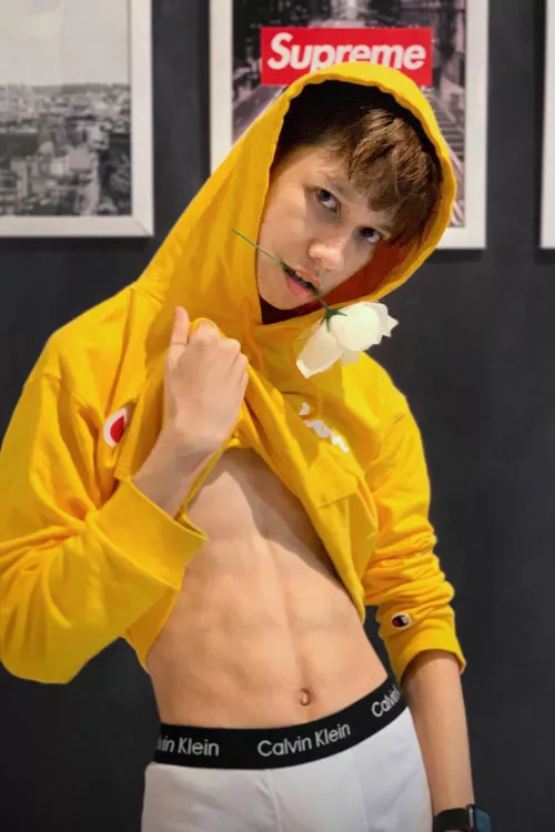 Just a twink on a yellow hoodie 😊 by SomeTourist5991