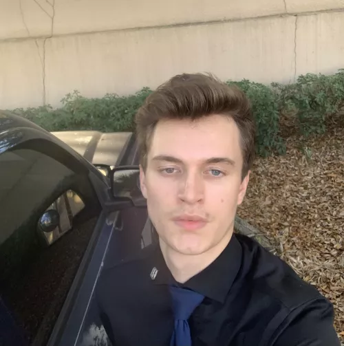 Just an after work selfie for you all by mythighhurts