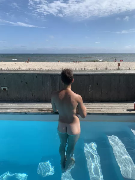 Just another beach day! by hellskitchenguy92