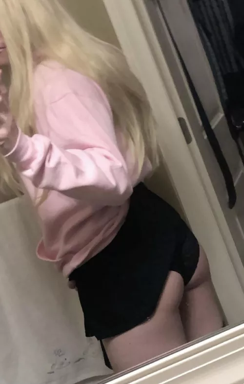 Just another fucktoy💁🏼‍♀️ by LilyTheSissySlut