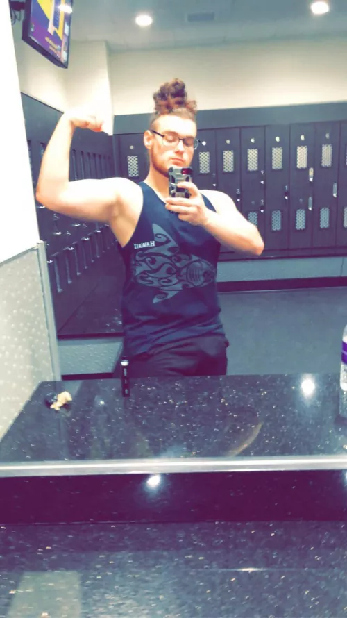 Just another morning at the gym. Join me? by Darksaint1998