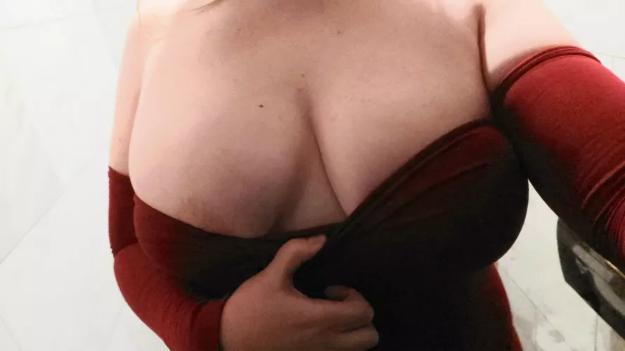 Just at the bar ;) would you wanna take me home if you were here? by Canadianbarbie69