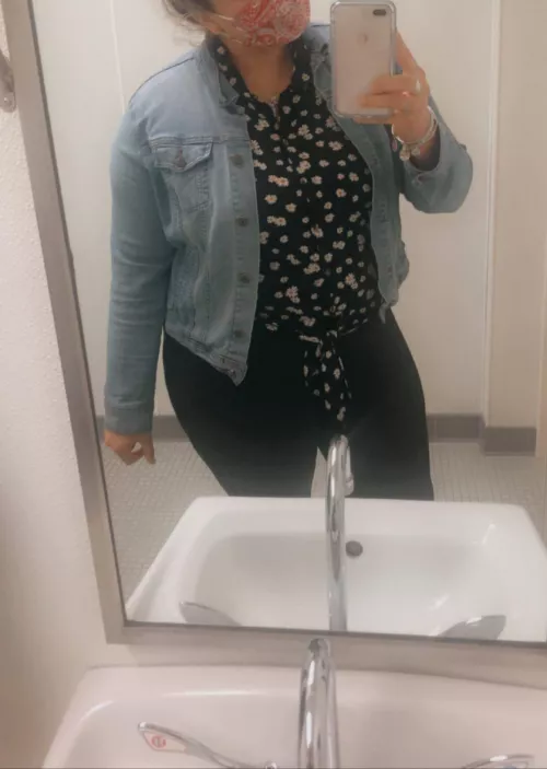 Just at work thinking about getting filled up. 👸♠️ by Thickest_In_The_East