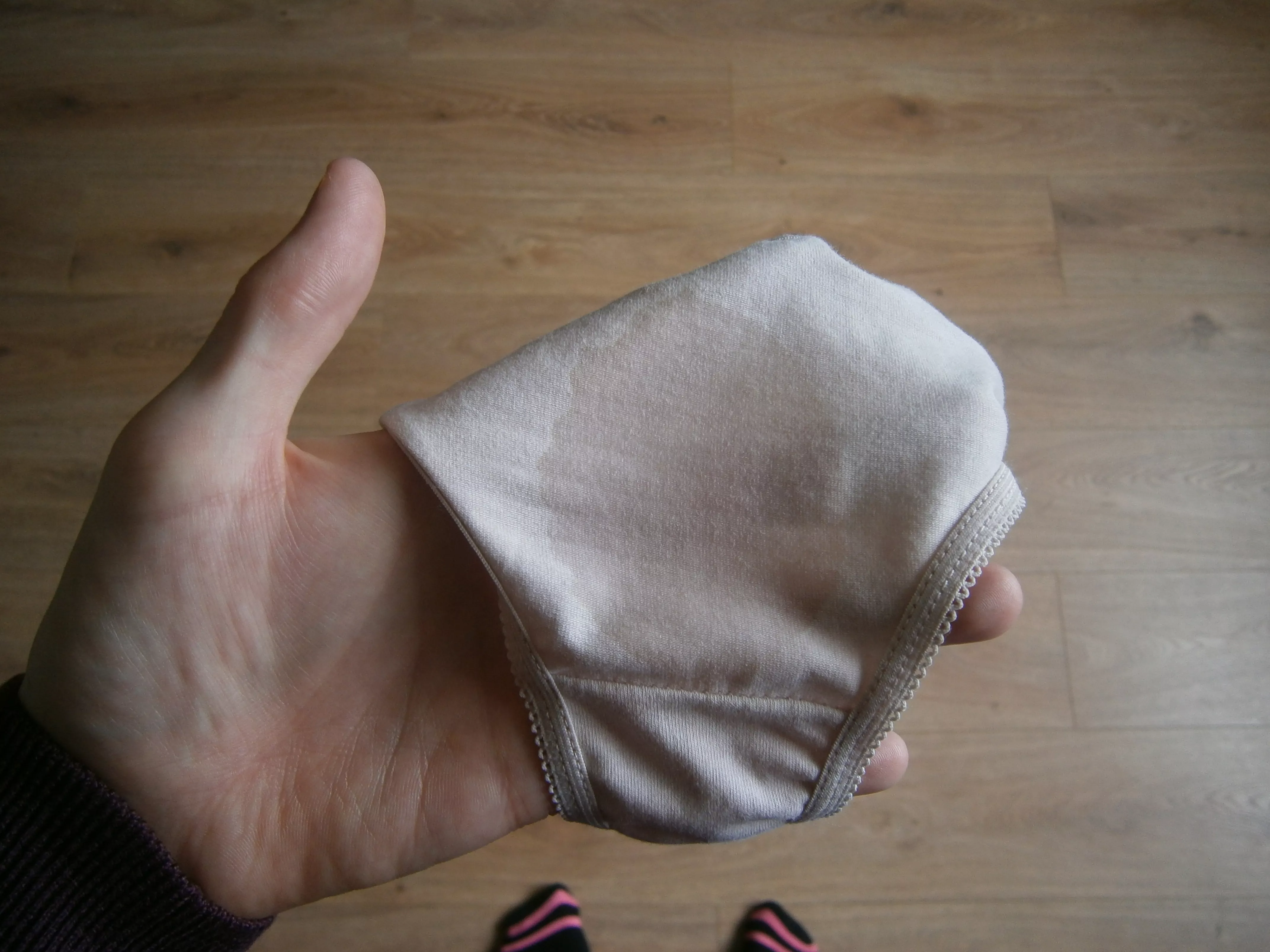 Just been flirting with an attractive guy at my local Café and noticed this once I got back home 😅 posted by Yuyahun