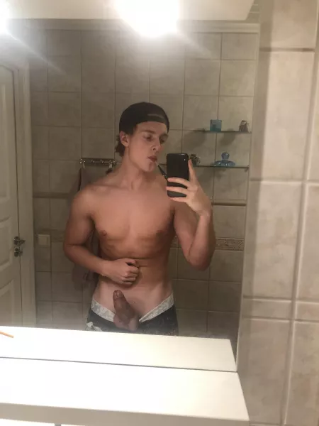 Just brushing my teeth ;) by Luk1ee