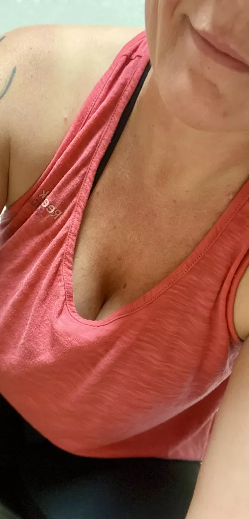Just casually showing some cleavage at the gym… 😇 (f)41 by MsMillery