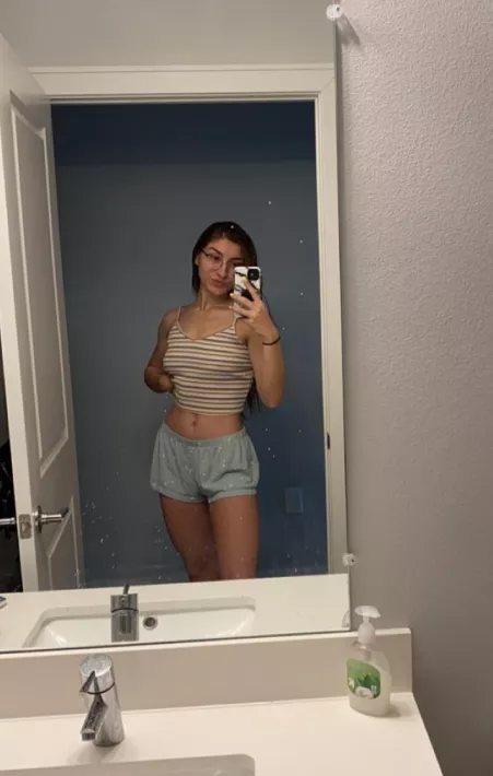 Just checking up my curve!😈💋 by spike1541md