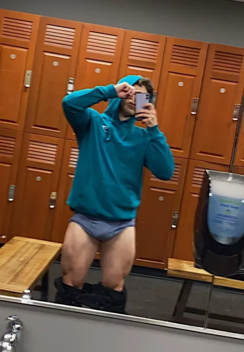 just chillin in the locker room by jeepeboy