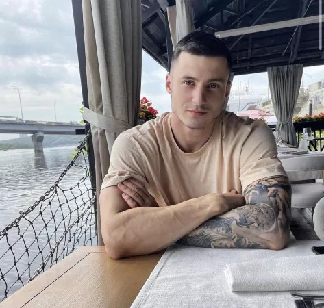 Just chilling by Max_barz