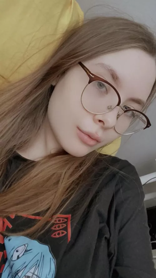 just chilling 🙃 by littlemirta