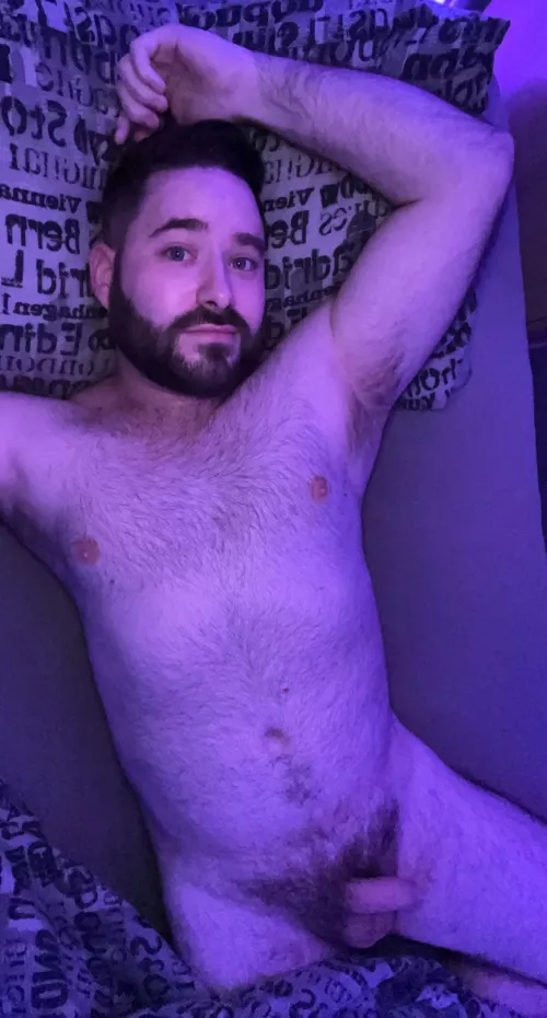 Just chilling in bed 😛 by amolot90