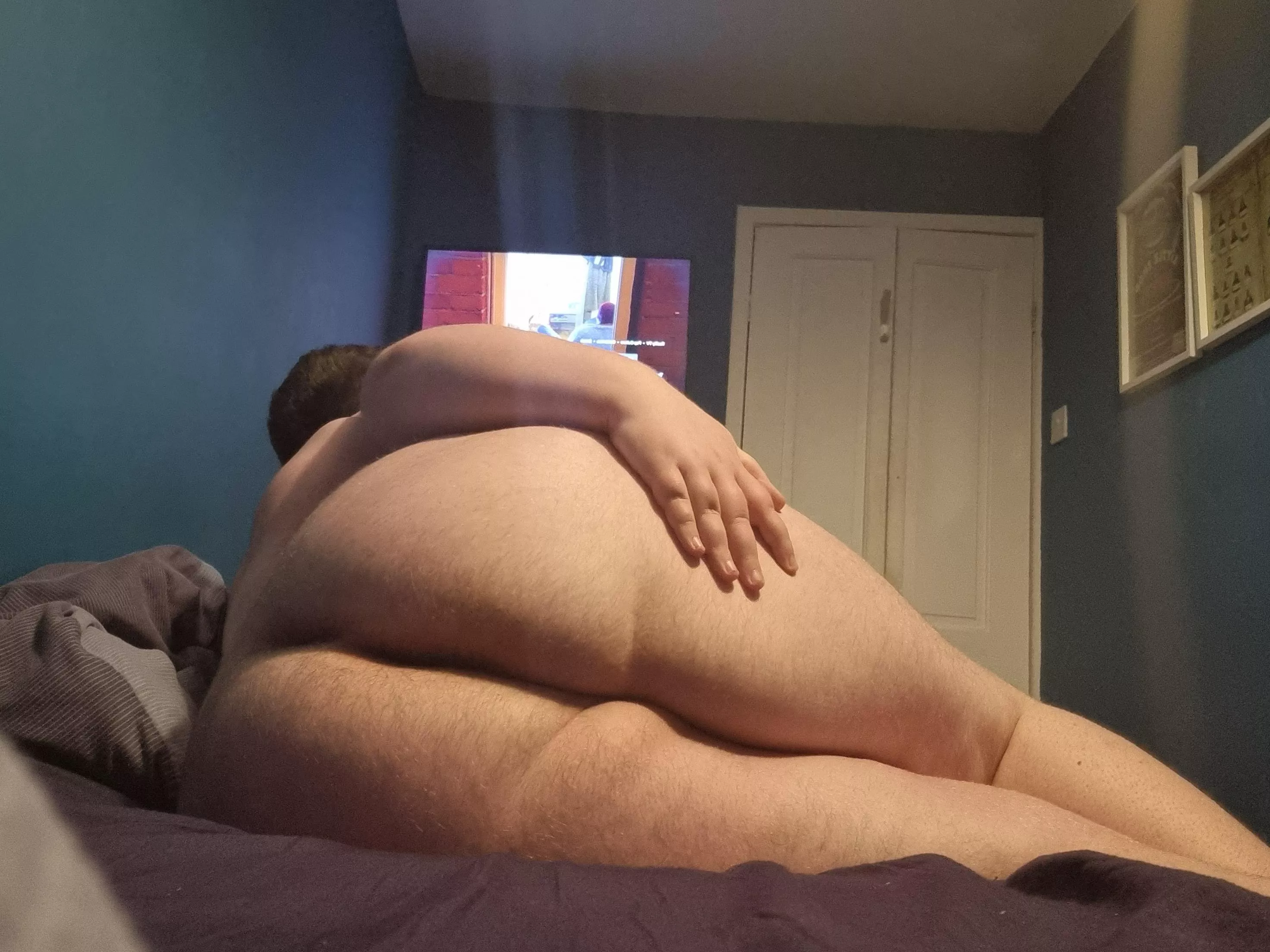 Just chilling 😏 posted by Bottomboi_hehe