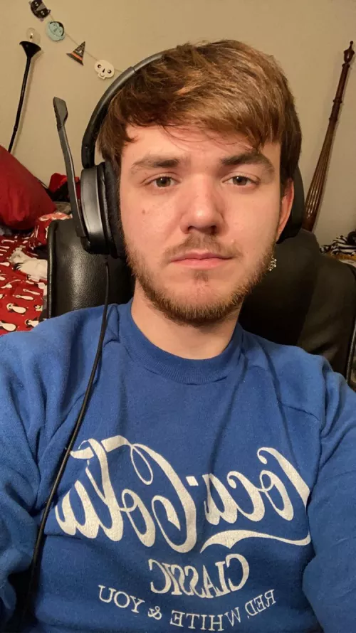 Just doing some lite gayming :) by does_a_69_hit