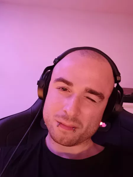 Just felt like saying hi to all of you cuties. :) by Zyo42