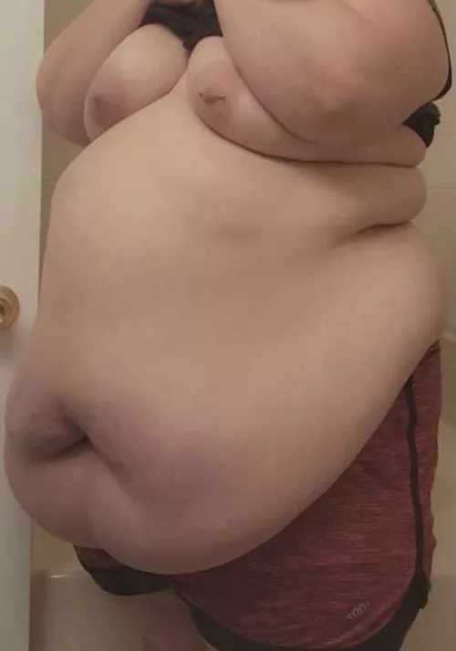 Just finished eating so much pizza and ice cream and Halloween candy, so full🥵 by Plumpawaroo