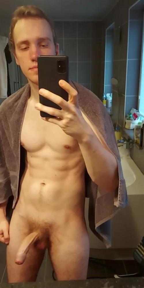 Just finished my bath, let's get dirty again? Pm open ;) by belgarathhh