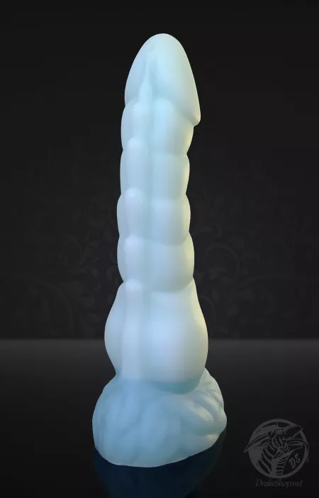 Just got a very flattering photo of my new S/M Iceberg Tauriy from DrakeShop! He finally shipped this morning! by skrooker