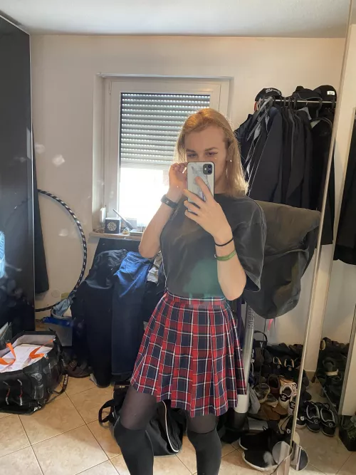 Just got home from school by Mystrium666