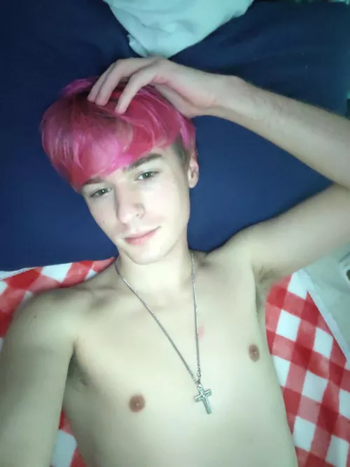 Just got out the shower and felt kinda cute 😋 by WindSad4561